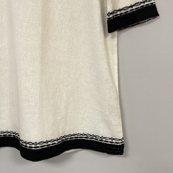 Forever 21 • tunic Blouse • Embroidered • White & Black, S - Picture 4 of 8